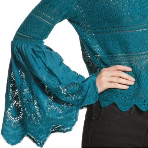 34. Free People ~Once upon a Time Bell Sleeve Top Size M - Picture 3 of 5